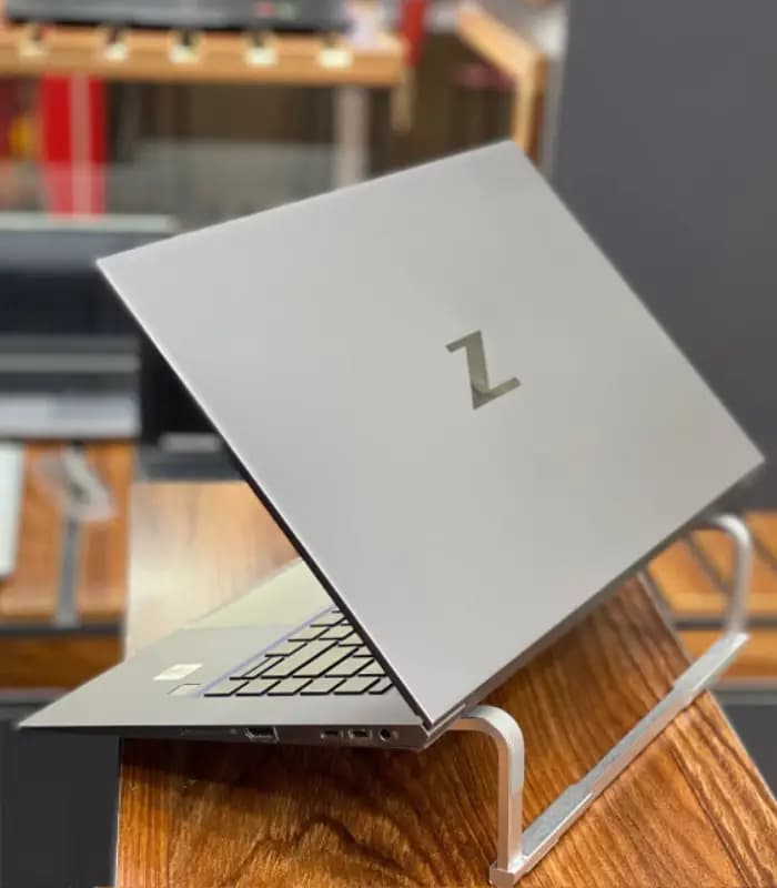 لپ‌تاپ استوک HP Zbook Studio 15 G7 | i7 10750H | 32GB | 512GB | 4GB — تصویر ۳