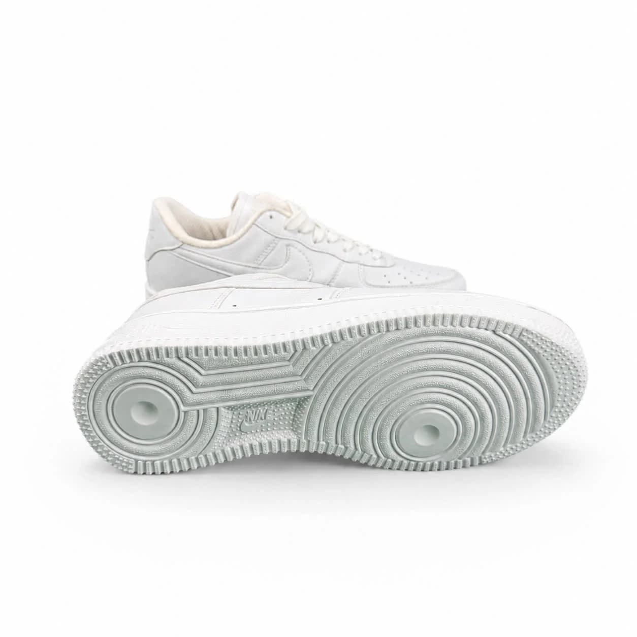 کفش کتانی مردانه مدل نایک ایرفورس 1 سفید تمام Nike air force — تصویر ۴