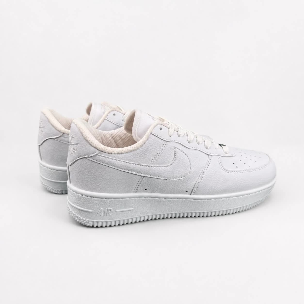 کفش کتانی مردانه مدل نایک ایرفورس 1 سفید تمام Nike air force — تصویر ۵