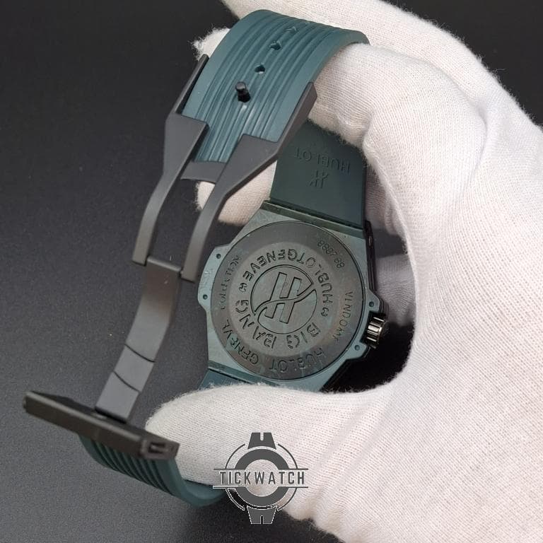 ساعت هابلوت مردانه سبز یشمی | قاب کربن، بند اسپرت، قفل اصلی Hublot — تصویر ۷