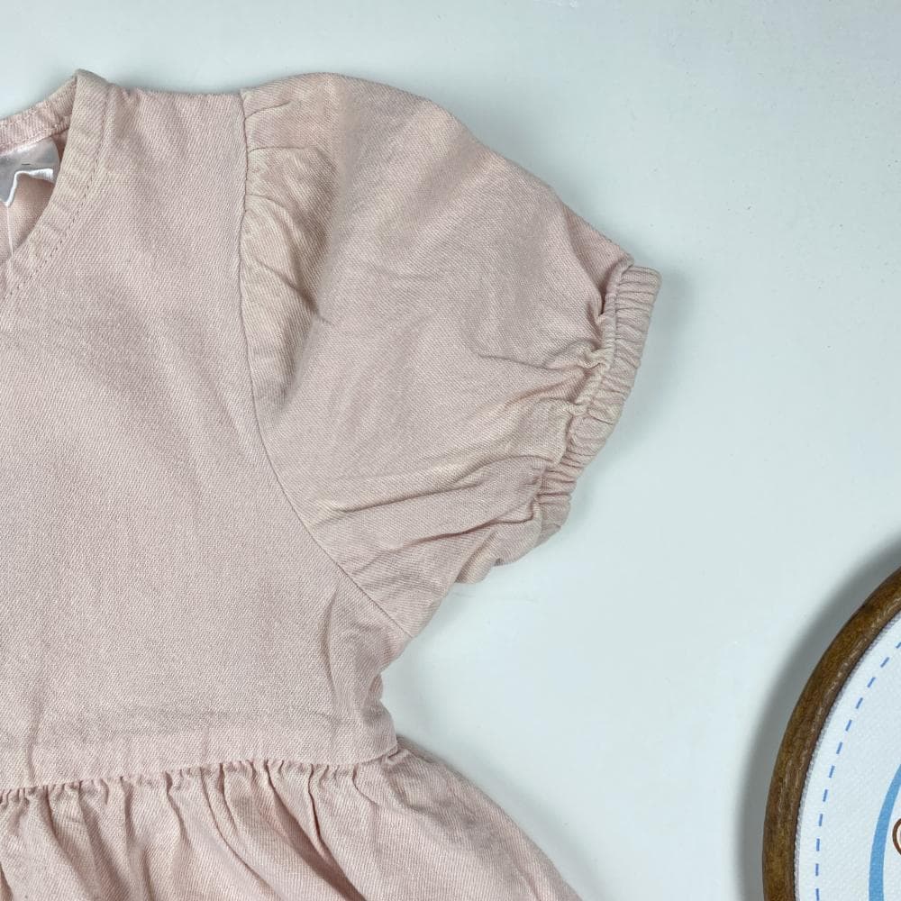 پیراهن دخترانه آستین کوتاه برند لوپیلو طرح ساده یقه گرد صورتی کمرنگ — تصویر ۵