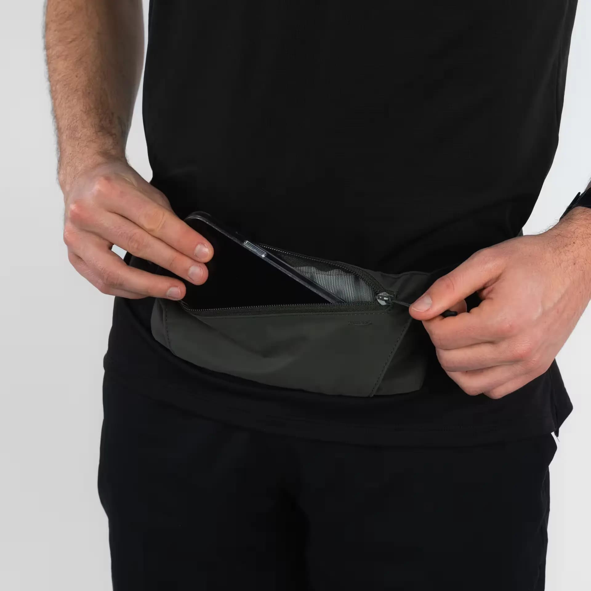 کیف کمری رانینگ کالنجی KALENJI Running Utility Belt Bag — تصویر ۲