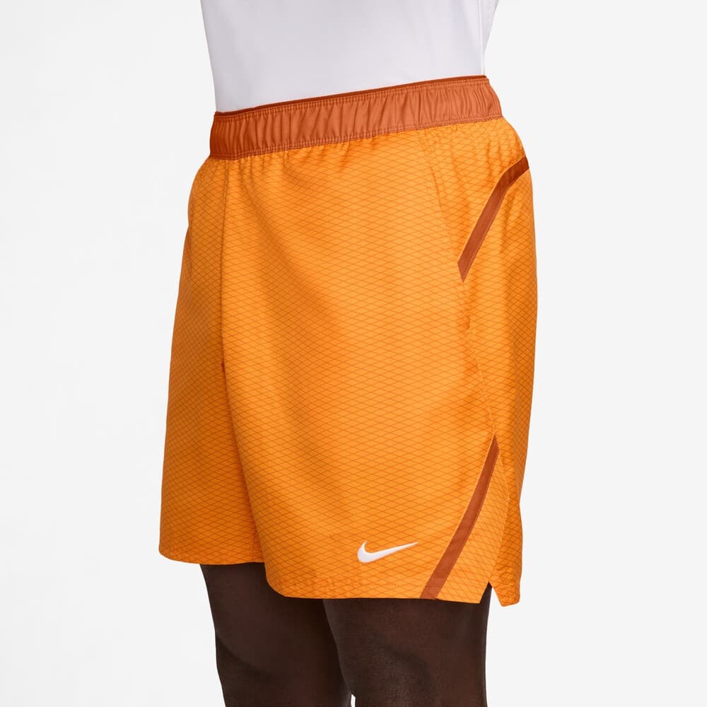 شلوارک تنیس مردانه نایک NikeCourt Dri-FIT Print Victory 7” (18 cm) – نارنجی — تصویر ۳