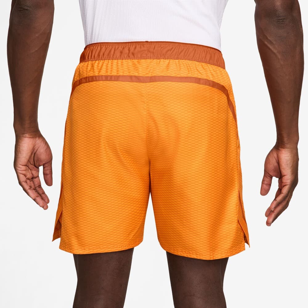 شلوارک تنیس مردانه نایک NikeCourt Dri-FIT Print Victory 7” (18 cm) – نارنجی — تصویر ۴