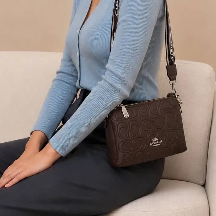 کیف دوشی زنانه مدل Coach — تصویر ۴