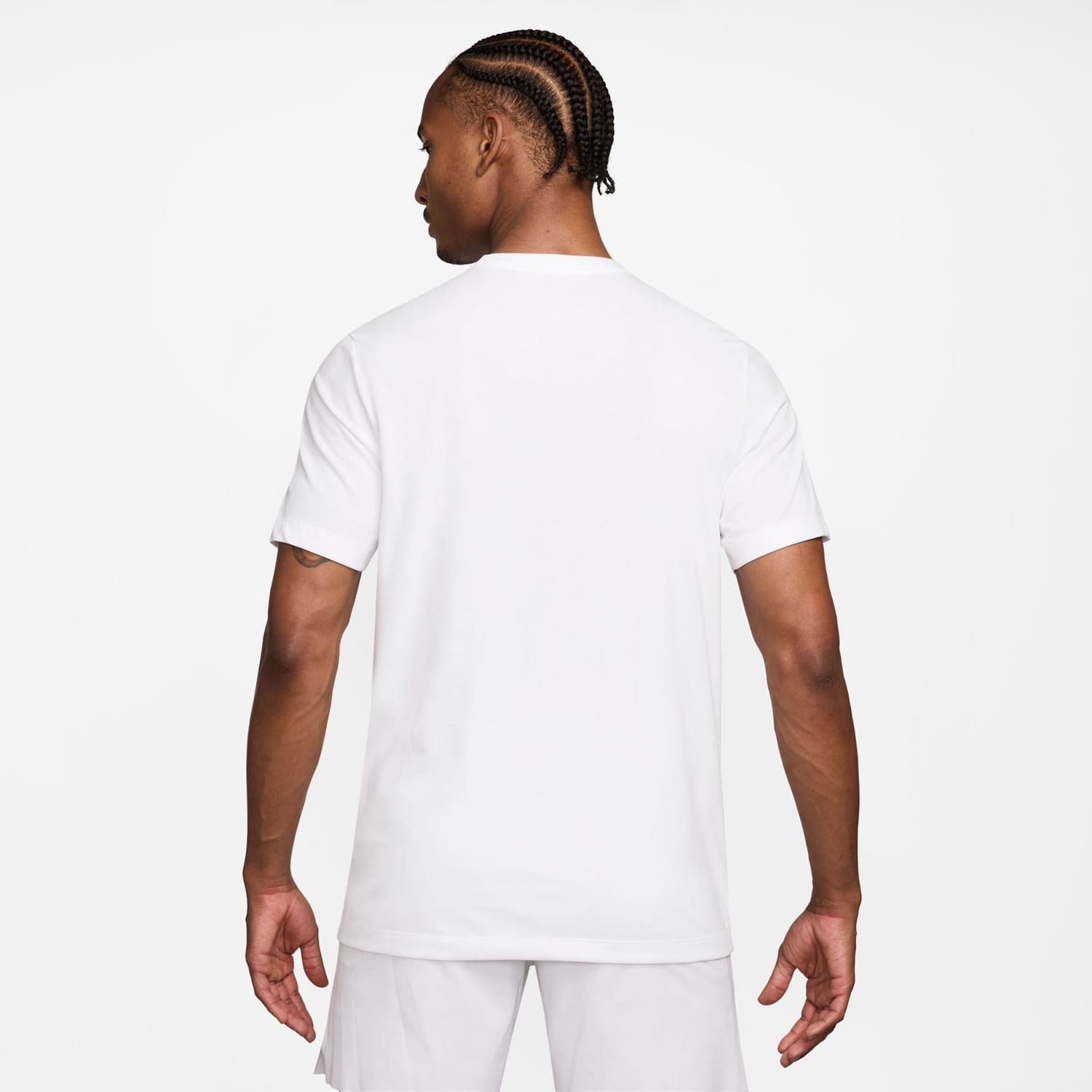 تی شرت تنیس مردانه نایک – NikeCourt Heritage Logo Dri-FIT – سفید — تصویر ۲