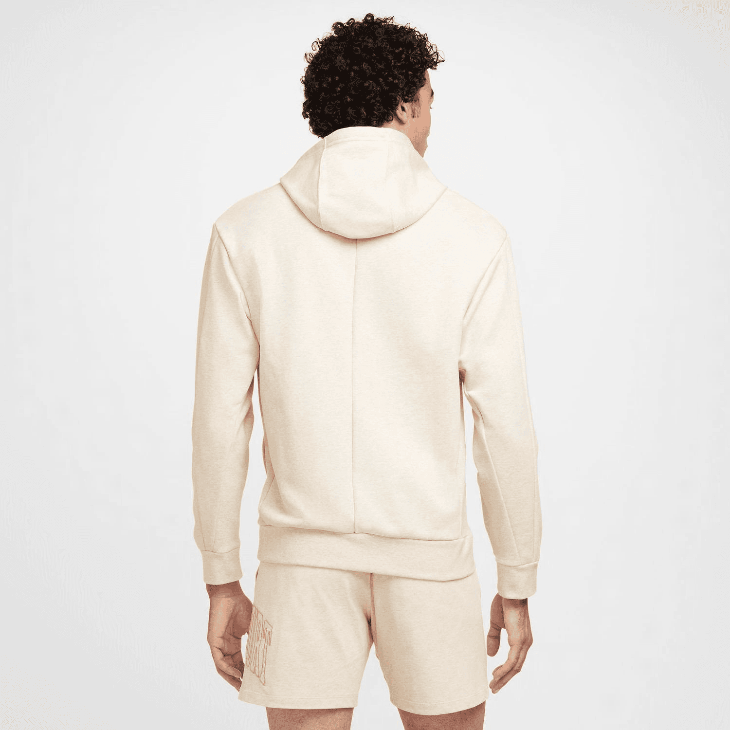 سویشرت تنیس مردانه نایک Nike Court Heritage Printed – کرم — تصویر ۲