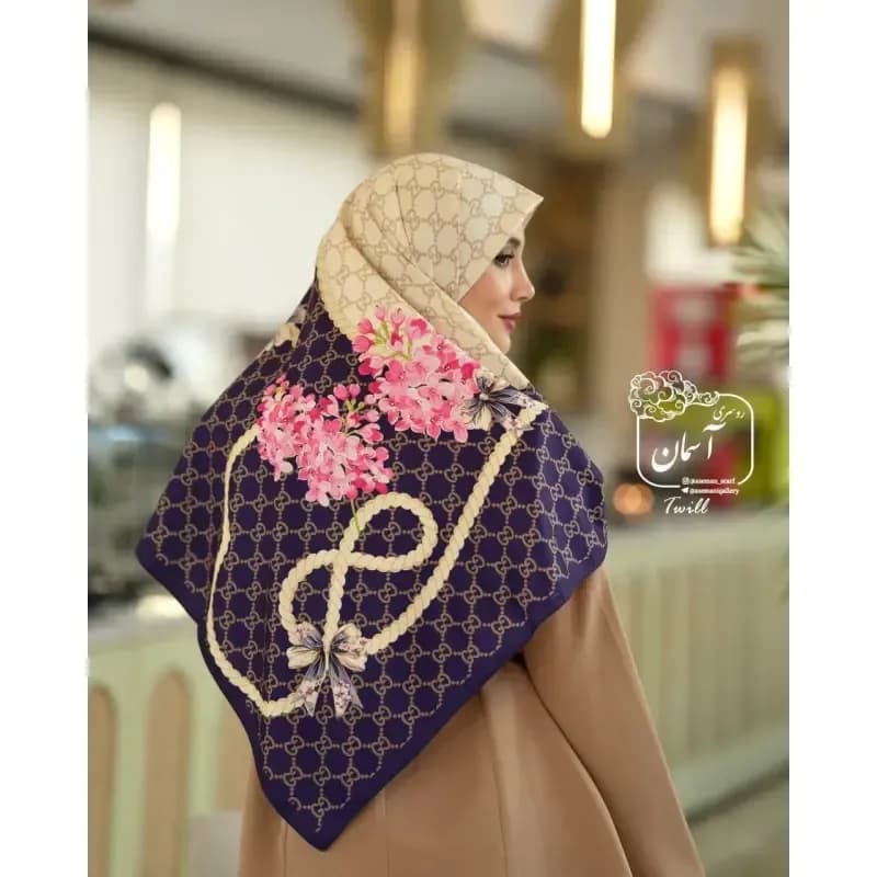 روسری ساتن ابریشم طرح گوچی قواره 140 — تصویر ۲