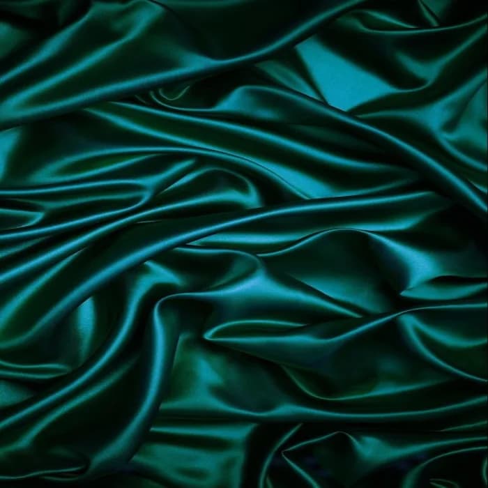 پارچه ساتن ال ایکس رنگ سبز زمردی