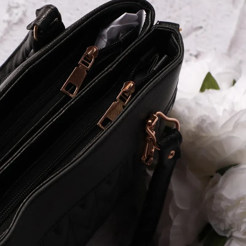 کیف چرم زنانه سایز متوسط مدل رودوشی کدKIFZ21 — تصویر ۵