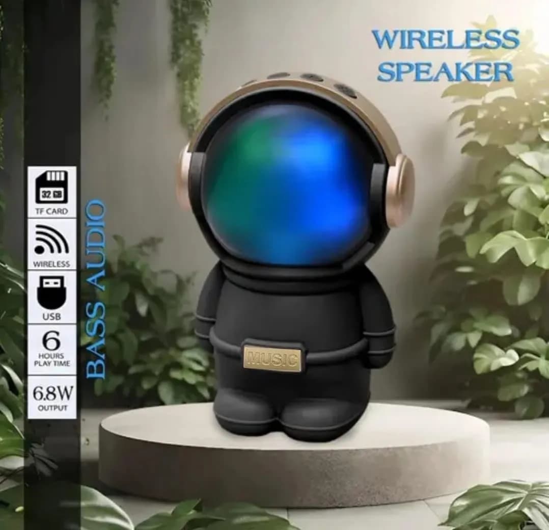 اسپیکر بلوتوثی فضانوردی X-808 | طراحی منحصر به فرد با نور صورت LED