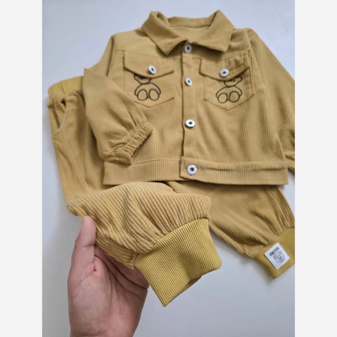 ست سه تیکه مخمل کبریتی اسپرت دخترانه و پسرانه وارداتی مناسب 1 تا 5 سال و نیم — تصویر ۶