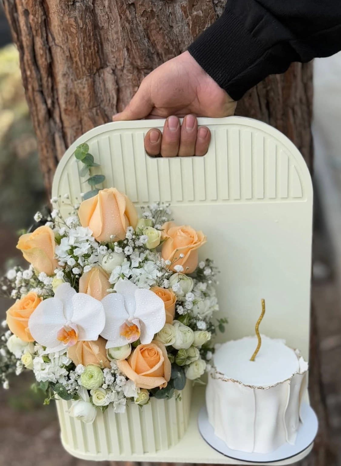 باکس گل و کیک تولد گلبهی کد 148