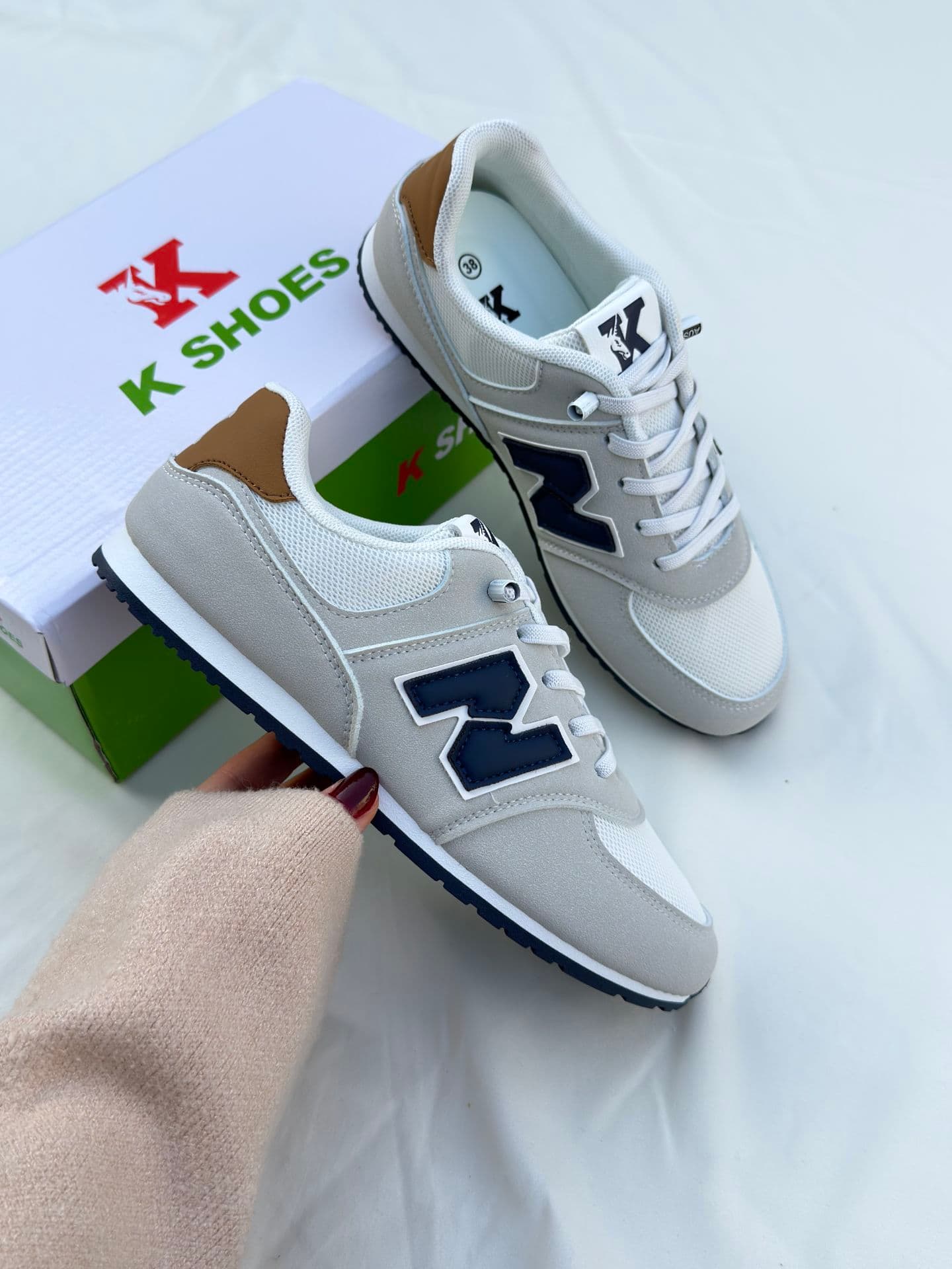 کفش نیوبالانس خاکستری New Balance gray Shoes — تصویر ۲