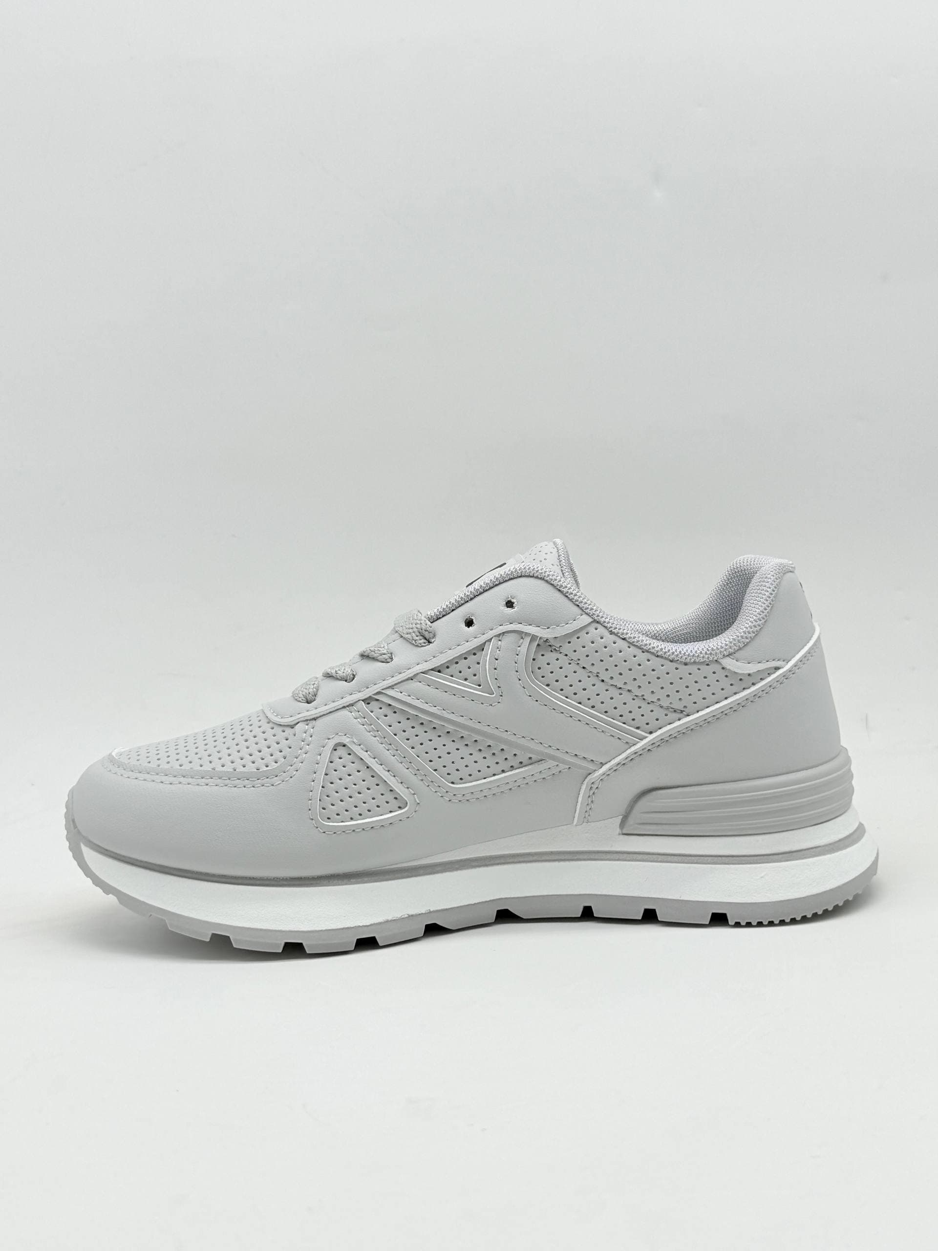 کتانی ریبوک خاکستری gray Reebok sneakers — تصویر ۴