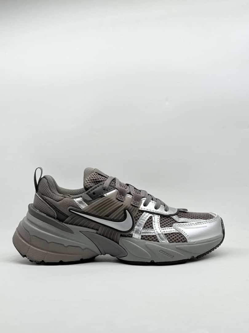 کفش نایک وی تو کی قهوه ای سوخته Nike V2K burnt brown shoes