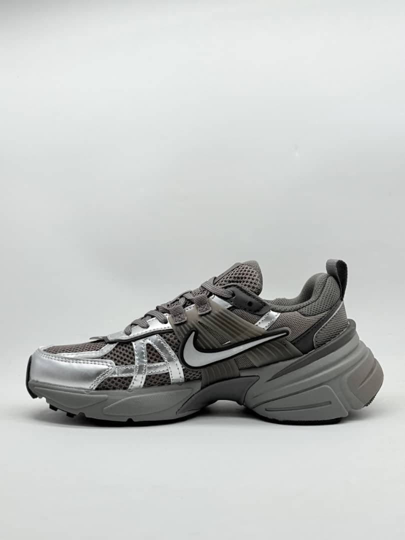 کفش نایک وی تو کی قهوه ای سوخته Nike V2K burnt brown shoes — تصویر ۳