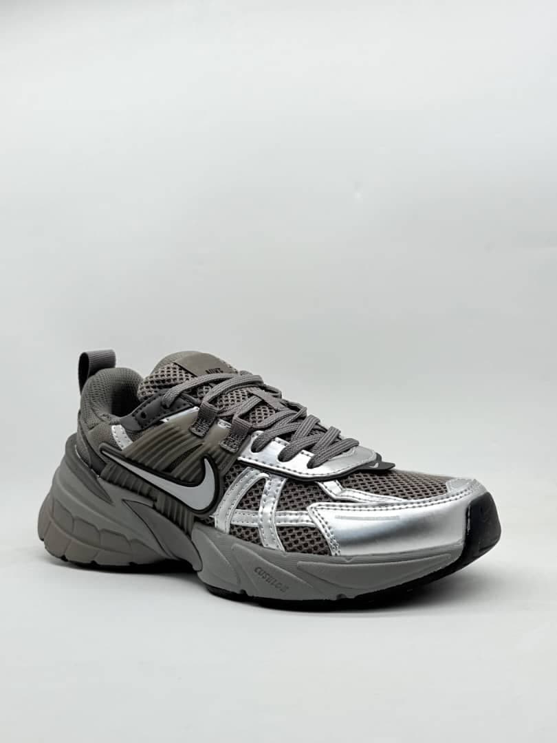 کفش نایک وی تو کی قهوه ای سوخته Nike V2K burnt brown shoes — تصویر ۲