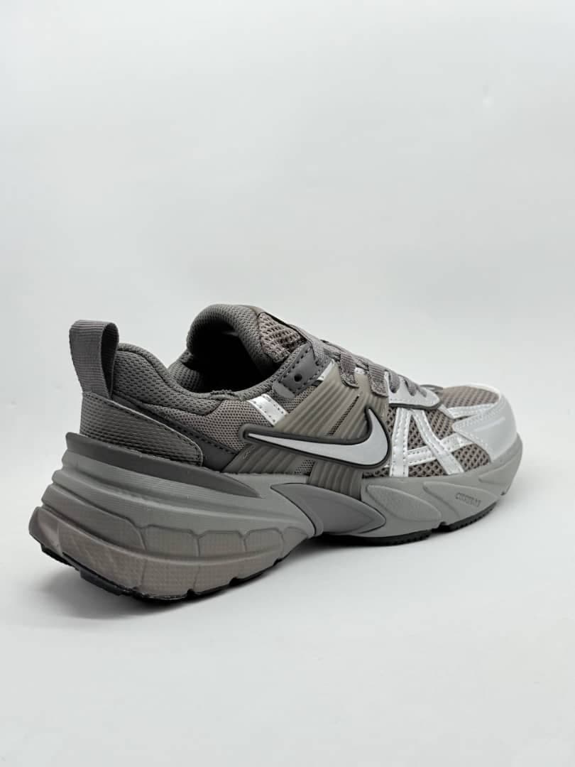 کفش نایک وی تو کی قهوه ای سوخته Nike V2K burnt brown shoes — تصویر ۴