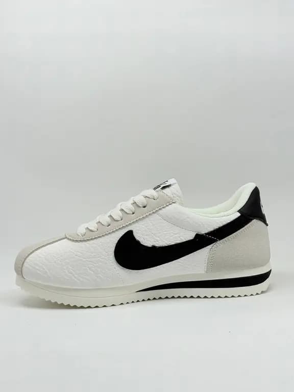 کفش نایک سفید white Nike shoes — تصویر ۲