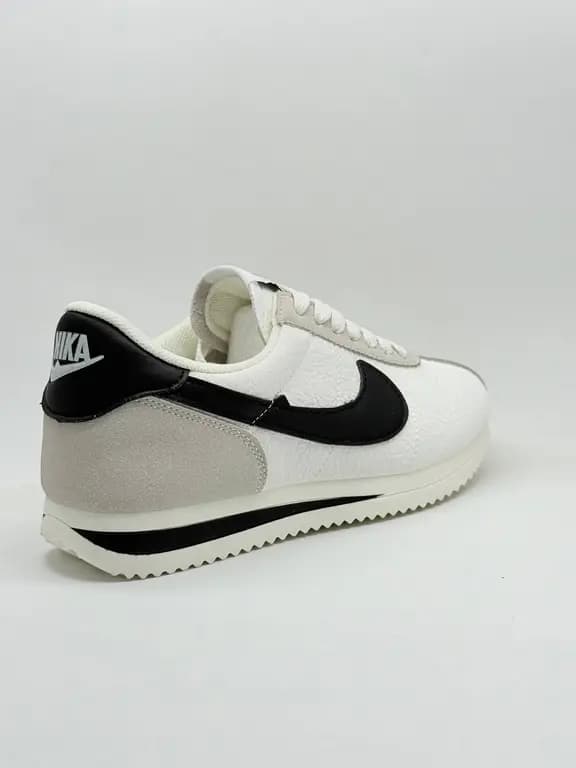 کفش نایک سفید white Nike shoes — تصویر ۳