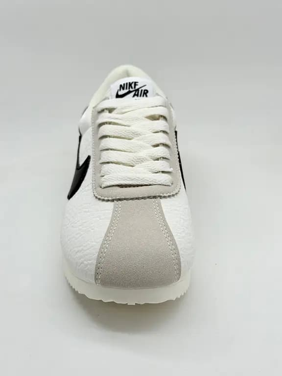 کفش نایک سفید white Nike shoes — تصویر ۴