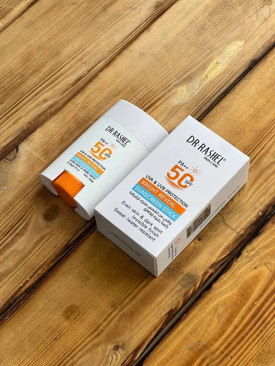 ضد آفتاب استیکی ضد لک دکتر راشل SPF 50 Bright Reveal — تصویر ۴