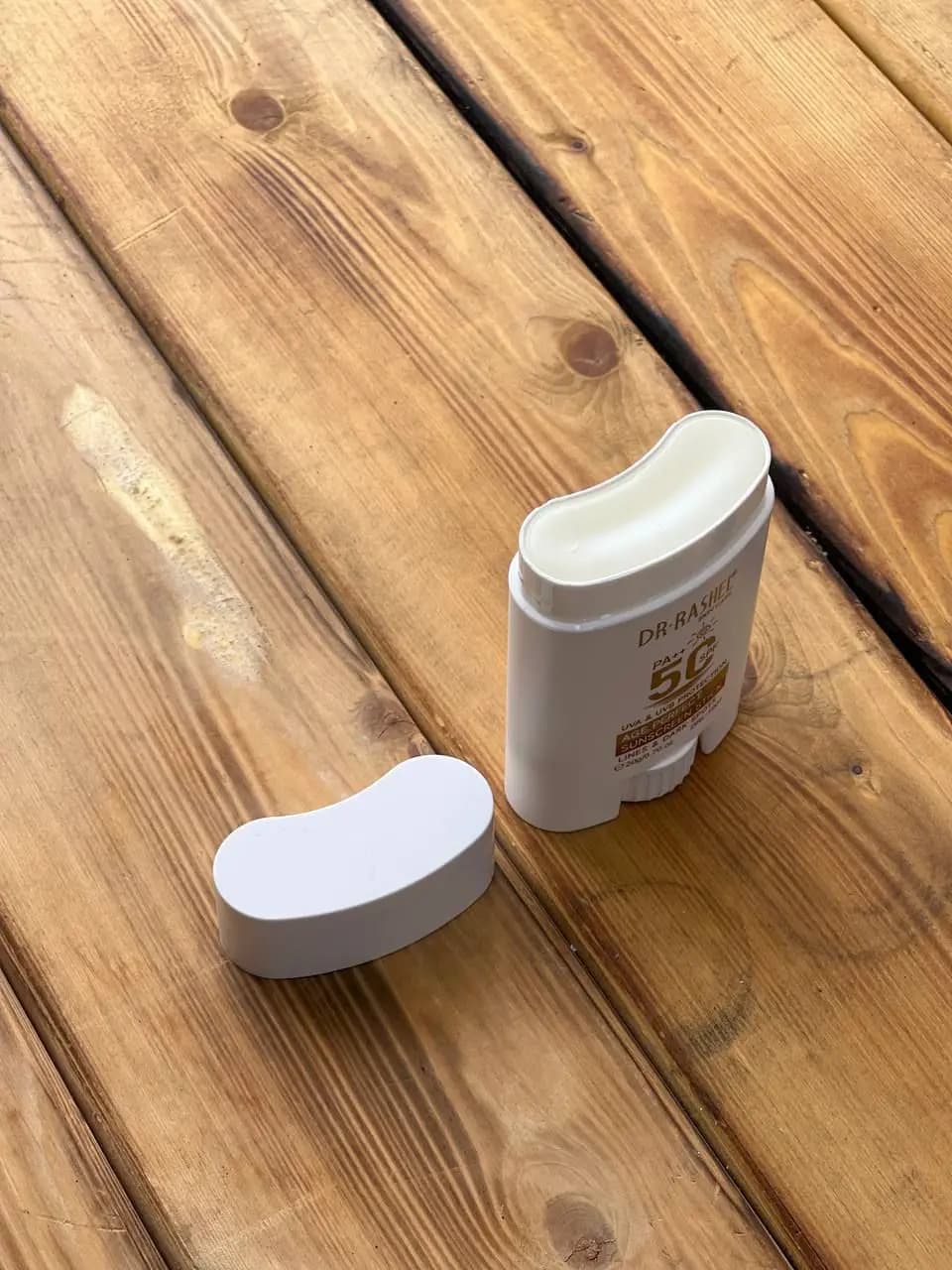 ضد آفتاب استیکی دکتر راشل جوانساز مدل SPF 50 Age Perfect — تصویر ۴