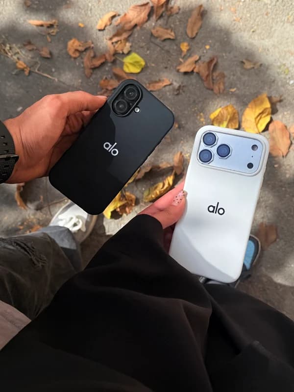 قاب سیلیکونی طرح alo گوشی آیفون 17 پرو — تصویر ۵