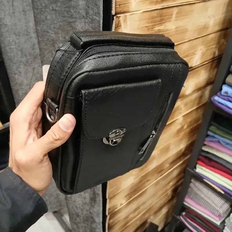 کیف دوشی اسپرت مردانه چرم مصنوعی رنگ مشکی و عسلی و قهوهای — تصویر ۵