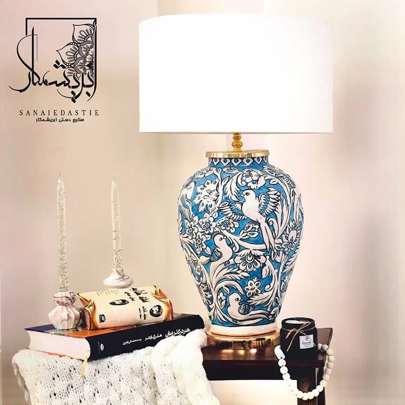 آباژور رومیزی زمینه فیروزه‌ایی