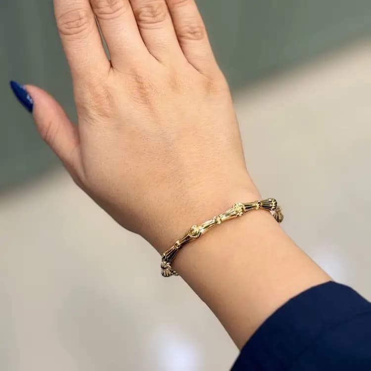 دستبند زنانه و دخترانه بنگل آبکاری نقره طرح بامبو رنگ ثابت فری سایز کد agy — تصویر ۲
