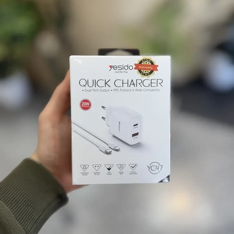 شارژر دیواری Yesido مدل YC47 به همراه کابل شارژ Lightning — تصویر ۲