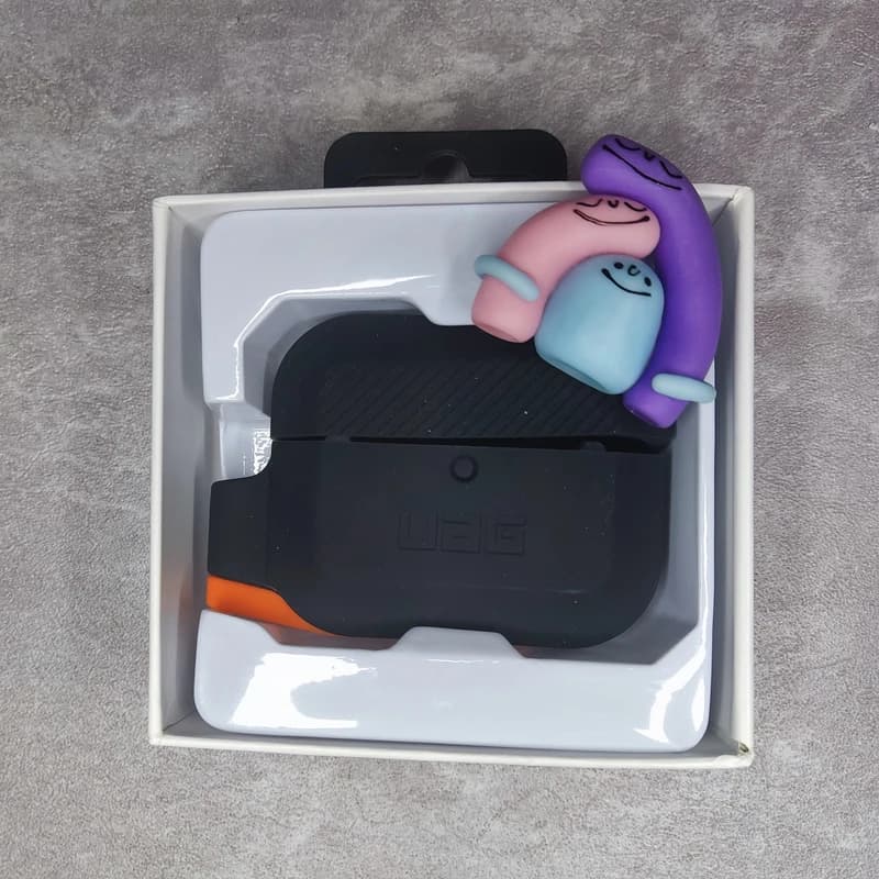 کاور یو ای جی مدل سیلیکونی AirPods Pro — تصویر ۲