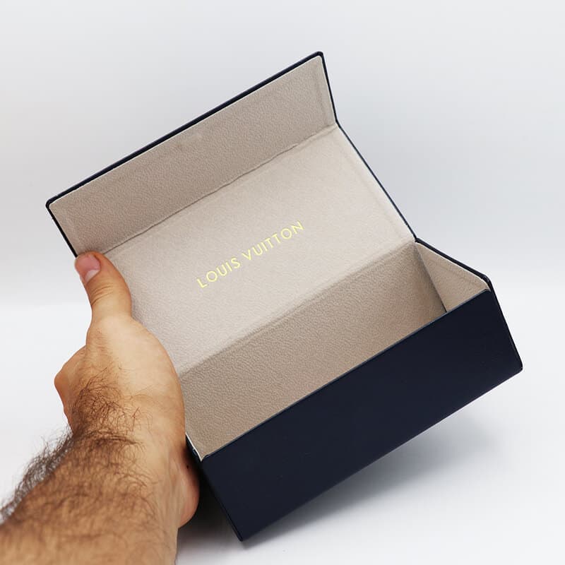 پک اورجینال عینک برند لویی ویتون Louis Vuitton با تمام تجهیزات مدل 992272 — تصویر ۴