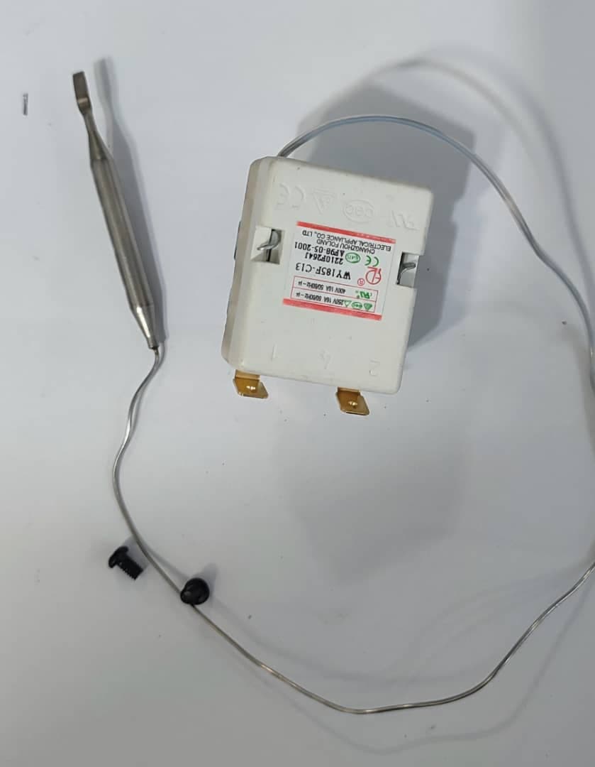 ترموستات و سنسور حرارتی سرخ کن فیلیپس مدل philips 9200 — تصویر ۳
