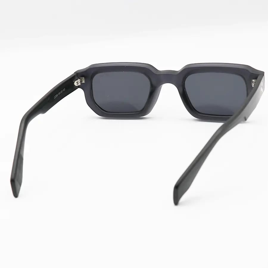 عینک آفتابی MOSCOT با فریم رنگ هاوانا براق، مستطیلی شکل، دسته سیم‌دار و لنز آبی تیره مدل CZ586 — تصویر ۱۰