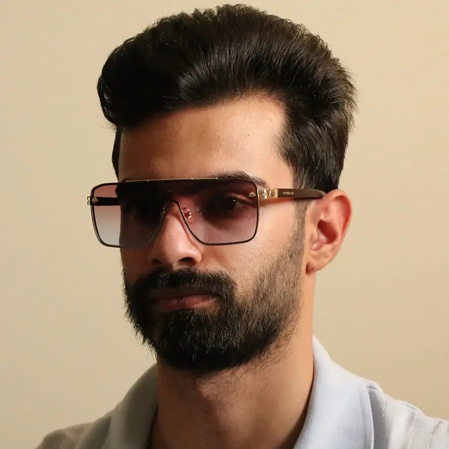 عینک آفتابی میباخ با فریم طلایی رنگ، شکل مربعی، طرح یکسره و عدسی قهوه‌ای سایه روشن مدل 23185 — تصویر ۲