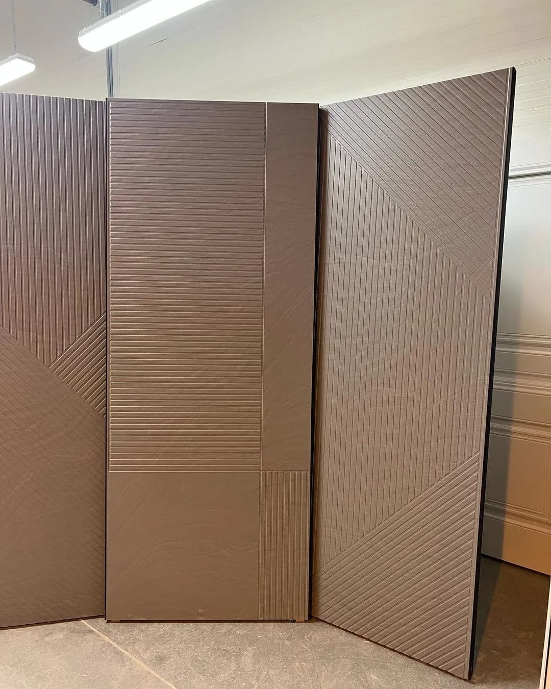 درب مدرن سهبعدی با طراحی هندسی و بافت هندسی کد 30333 — تصویر ۴