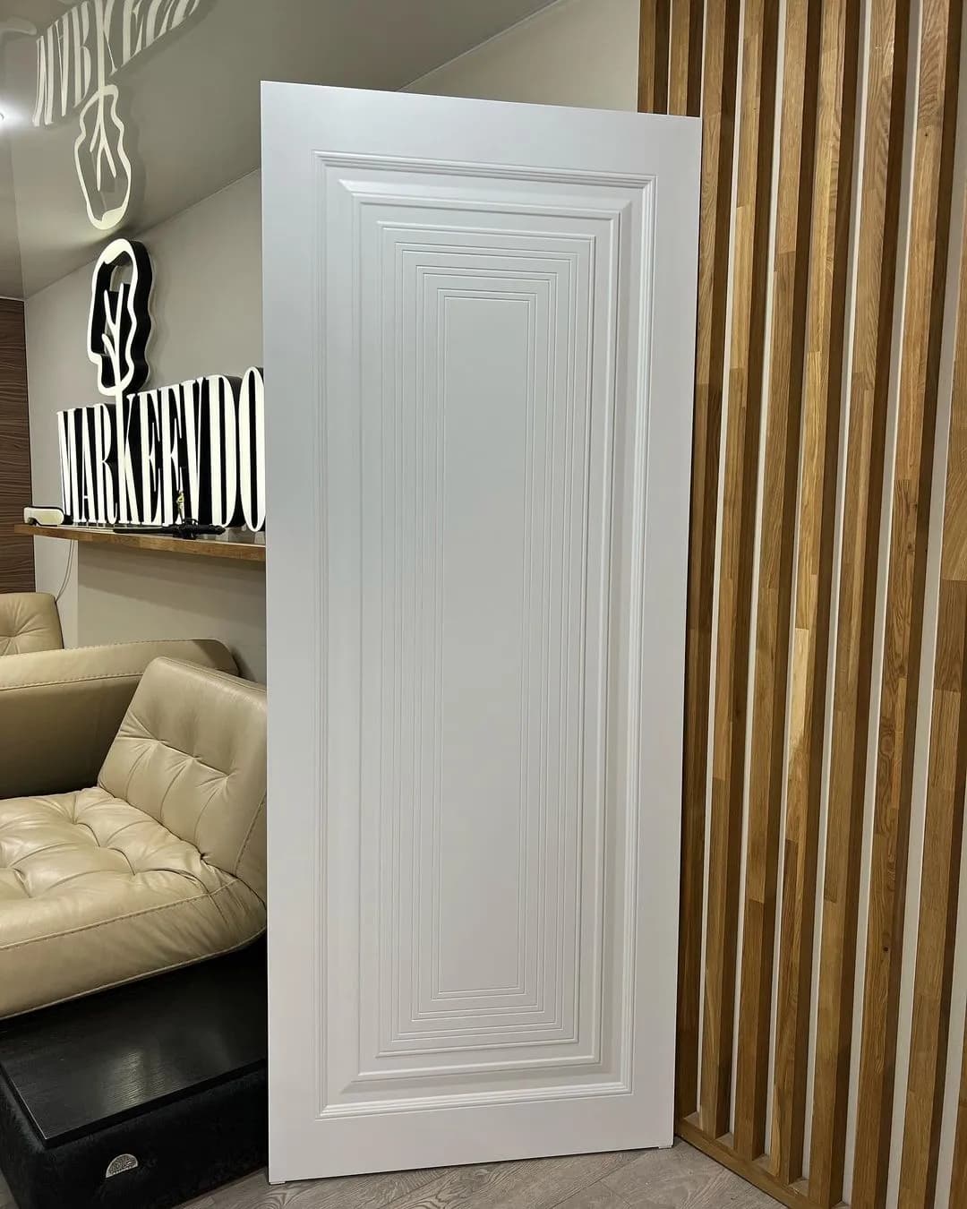 درب دکوراتیو مدرن با طرح هندسی سه‌بعدی مدل مارک‌اِوو کد30341 — تصویر ۹