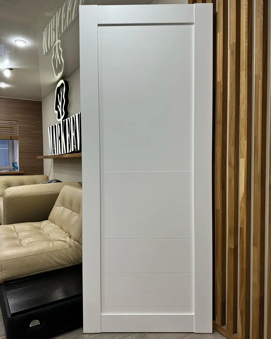 درب دکوراتیو مدرن با طرح هندسی سه‌بعدی مدل مارک‌اِوو کد30341 — تصویر ۳