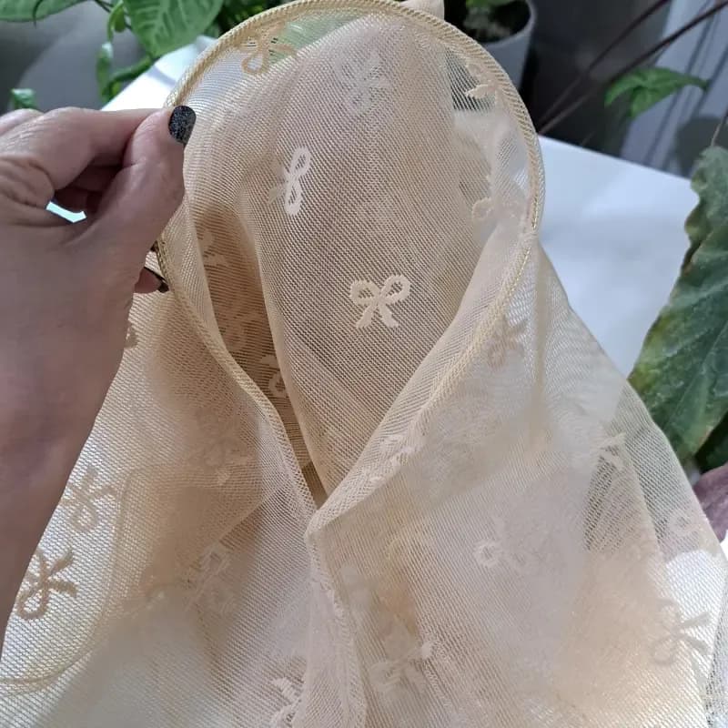 مینی اسکارف تل دار توری پاپیونی مشکی ابعاد 90 در 62 مناسب تابستان و بهار — تصویر ۲