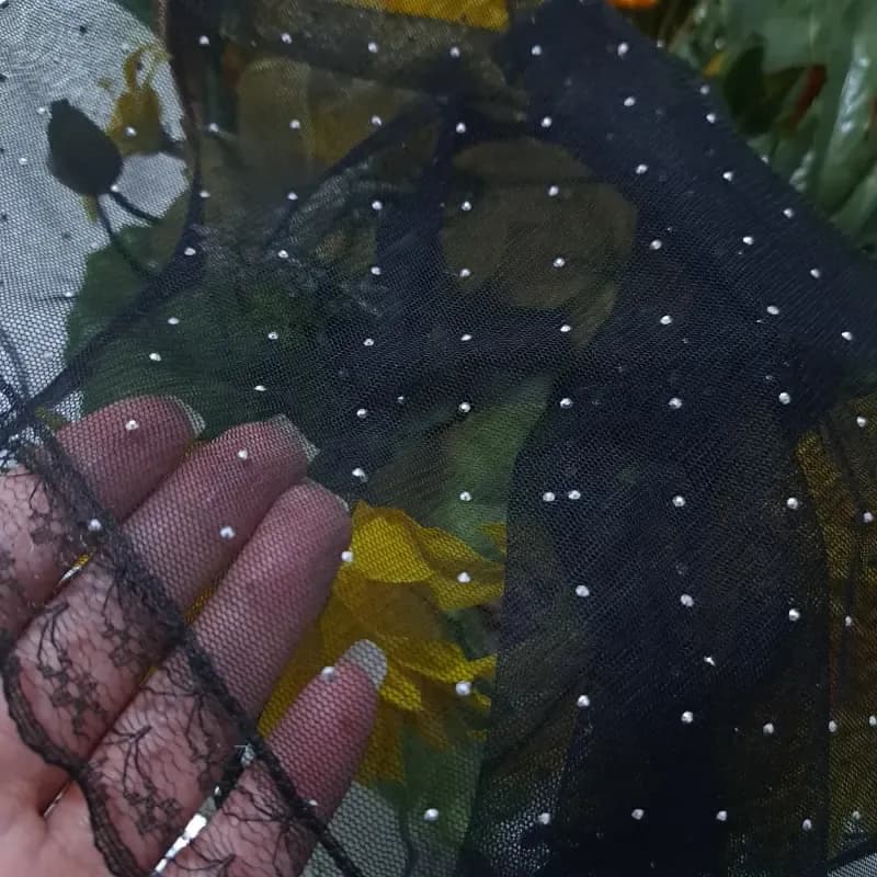 مینی اسکارف مجلسی نگین دار دور دانتل تل دار زنانه سایز 70×70 مشکی — تصویر ۴