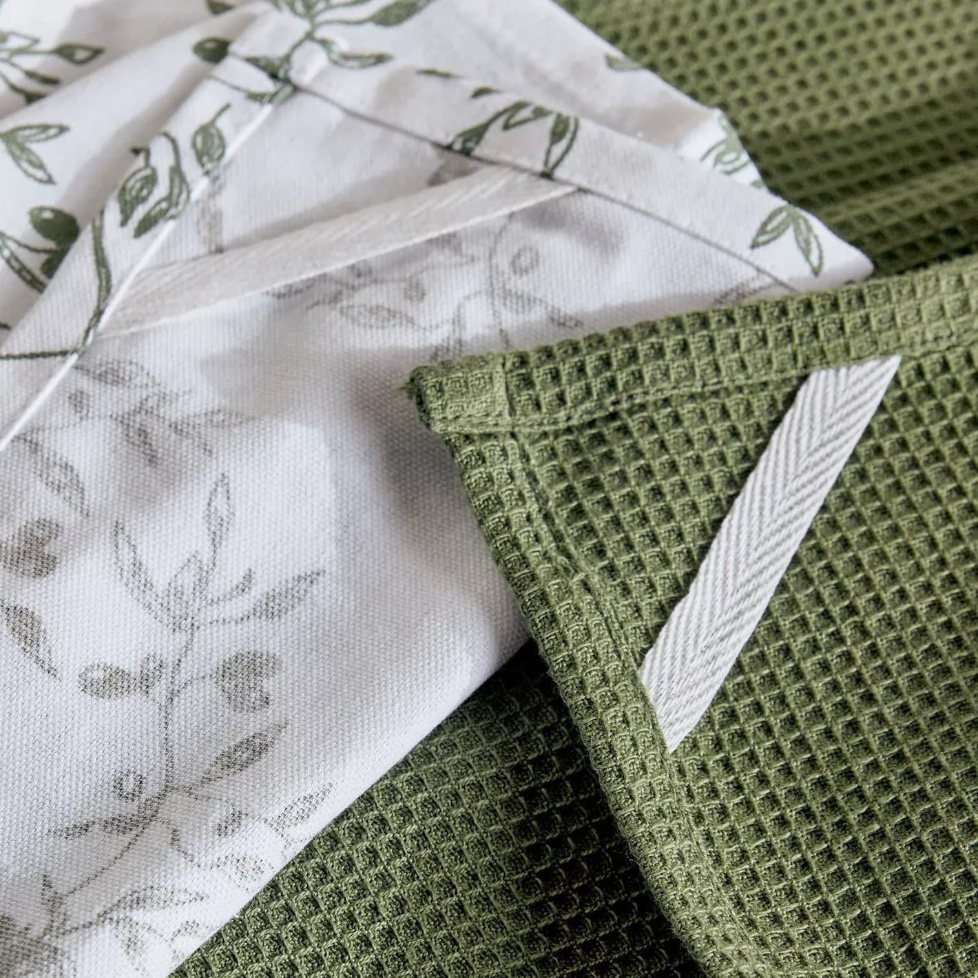 دستمال آشپزخانه هوم سنتر، مدل Olivia 2-Piece Kitchen Towel Set ، سبز/سفید/زیتون، 50×70 سانتی متر، 2 عددی — تصویر ۴