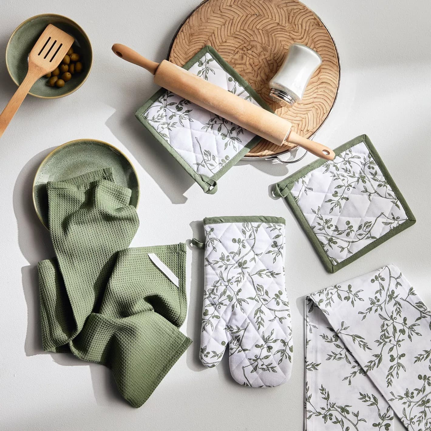 دستمال آشپزخانه هوم سنتر، مدل Olivia 2-Piece Kitchen Towel Set ، سبز/سفید/زیتون، 50×70 سانتی متر، 2 عددی — تصویر ۳