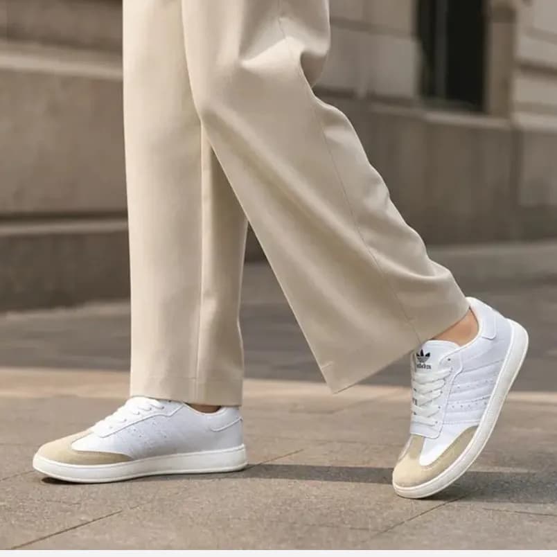 ونس زنانه آدیداس سفید کرم قالب کوچک — تصویر ۲