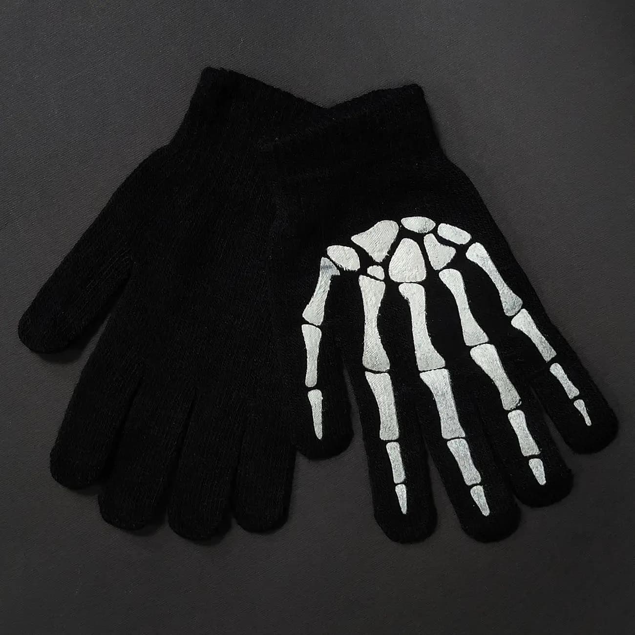 دستکش بافت تاچ اسکلت Black Bone | دستکش تاچ اسکرین با طرح اسکلت ماندگار و استایل خاص