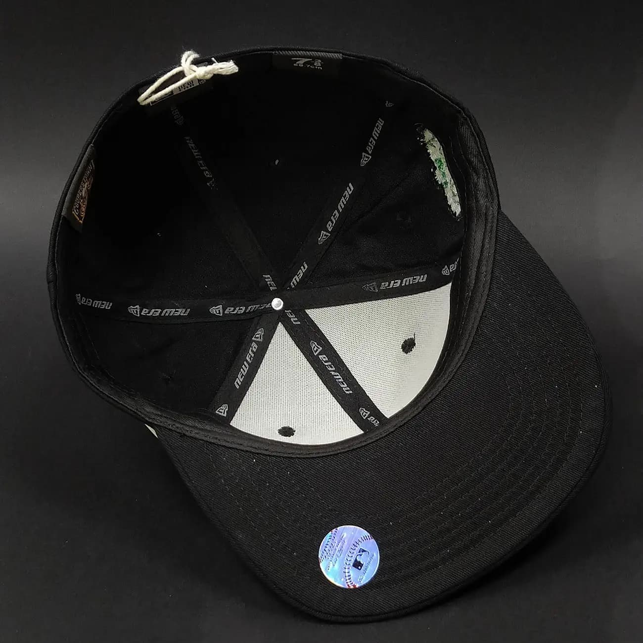 کلاه کپ فیت بک AS Chrome Hearts | کلاه استریت‌ویر لاکچری با گلدوزی خاص و استایل خیابانی لوکس — تصویر ۴