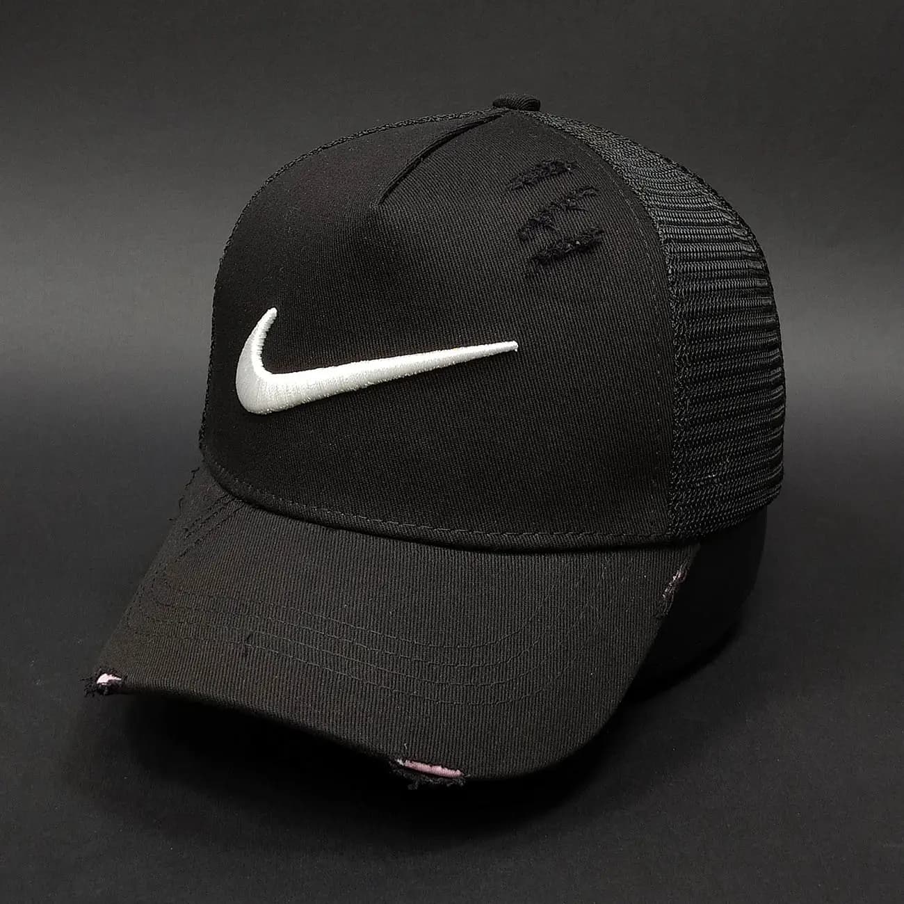 کلاه بیسبالی تاج‌دار پشت توری NIKE زاپ‌دار | کلاه تراکر نایکی استریت‌استایل با طراحی زاپ و استایل خیابانی مدرن