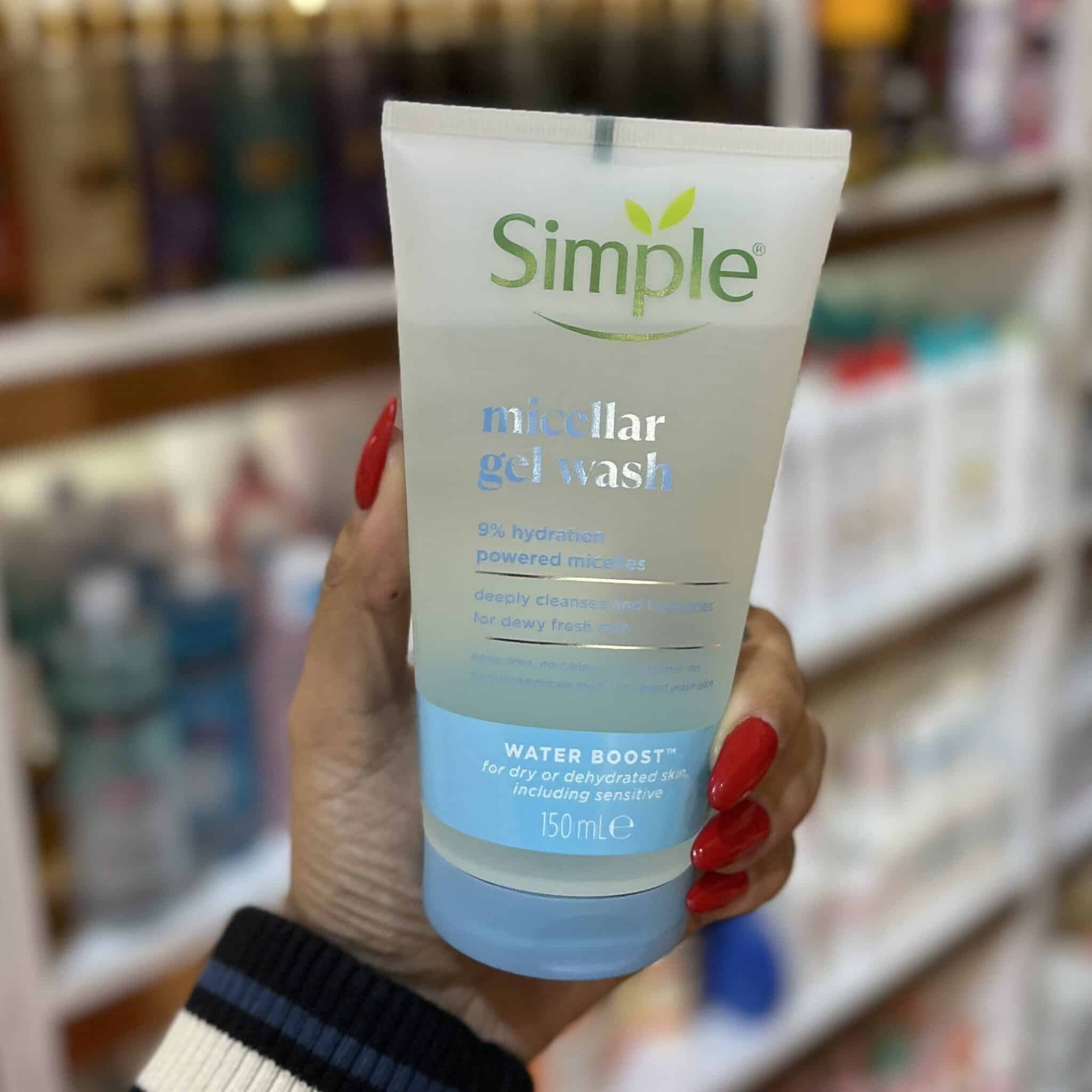 ژل شستشوی صورت سیمپل Simple مدل Water Boost حجم 150 میل